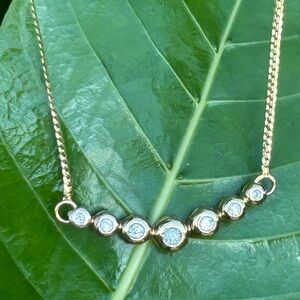 Vintage European 8k 8 karat stamped 333 solid yellow gold chevron 7 cz necklace